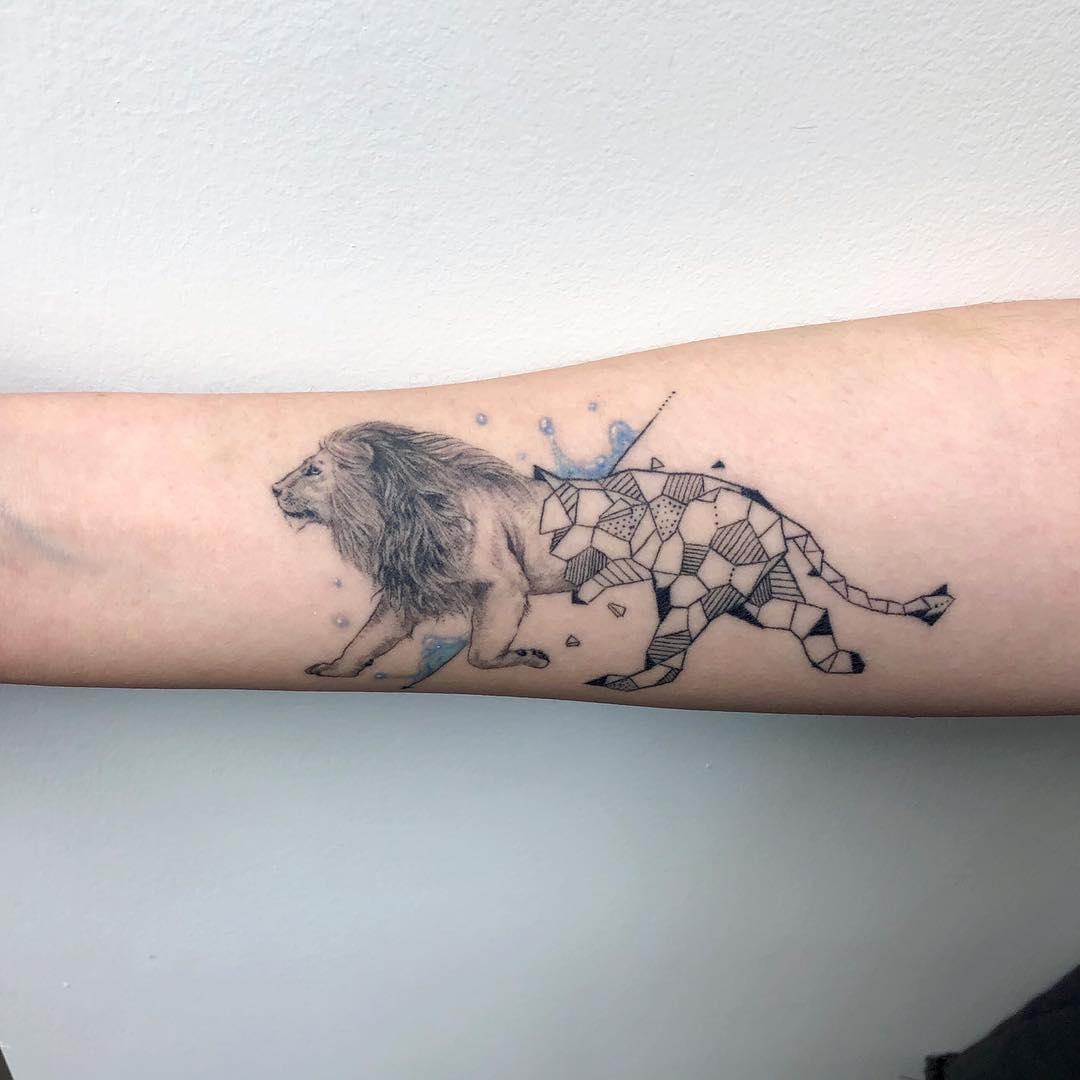 茅先生小臂几何狮子纹身图案